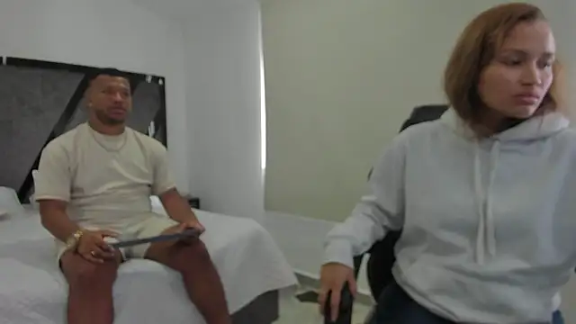 Snapshot of AnnieAndStefan chatting on March 5, 2026, 2:35 pm AnnieAndStefan online show from March 5, 2026, 2:35 pm