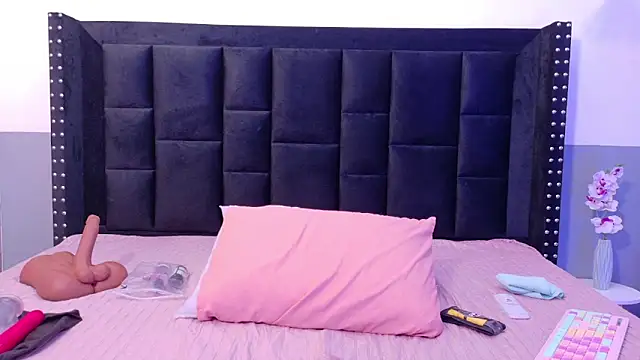 naughty ebonyy online show from February 28, 2026, 3:28 am