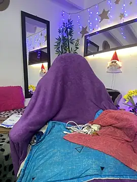 lonely shewolf online show from December 22, 2025, 8:42 pm