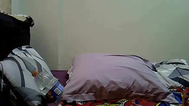 AddictiveAssCurves online show from November 9, 2025, 11:58 am