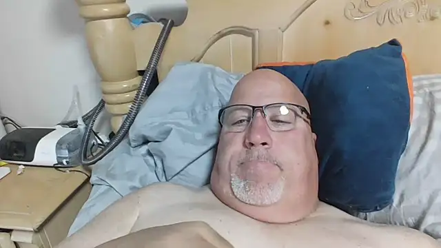 Bigbear0563 online show from April 5, 2026, 4:35 pm