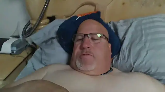 Bigbear0563 online show from April 8, 2026, 3:46 pm