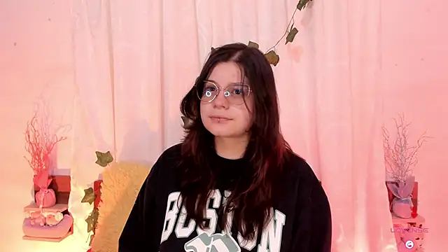 Mey moon online show from March 1, 2025, 7:37 pm