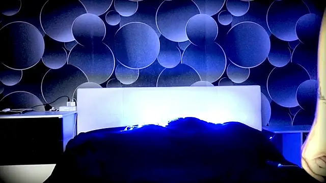 StephanieSweety online show from October 31, 2025, 11:18 am