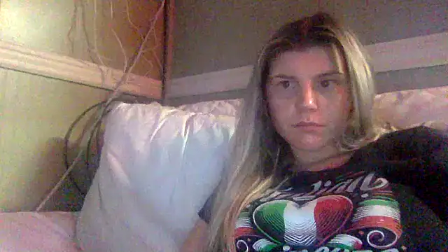 Snapshot of candycane57 chatting on October 28, 2025, 9:58 pm candycane57 online show from October 28, 2025, 9:58 pm