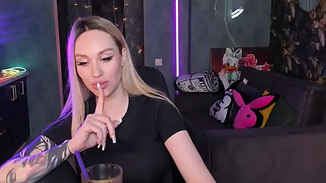 Blckmirrorr online show from April 9, 2026, 11:44 pm