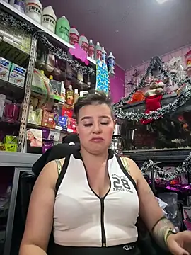 Snapshot of TamySweetness chatting on December 17, 2025, 6:02 pm TamySweetness online show from December 17, 2025, 6:02 pm