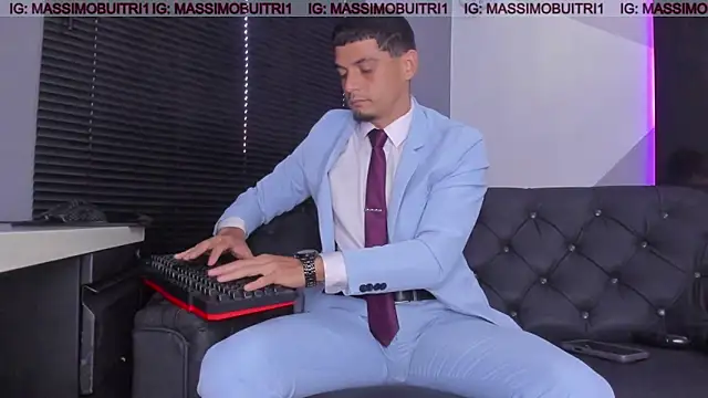 Snapshot of massimo_g chatting on December 19, 2025, 1:02 pm massimo g online show from December 19, 2025, 1:02 pm