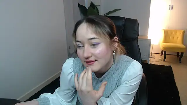 Snapshot of Crystal-dreamt chatting on February 13, 2026, 10:26 am Crystal-dreamt online show from February 13, 2026, 10:26 am