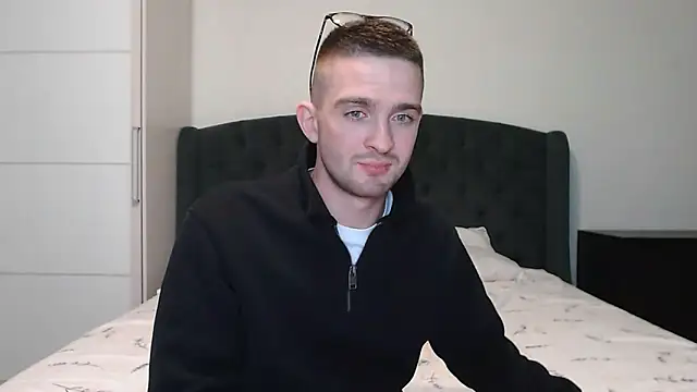 Marselle Laker online show from March 8, 2025, 8:25 pm