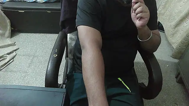 rentarob online show from November 15, 2025, 4:33 pm