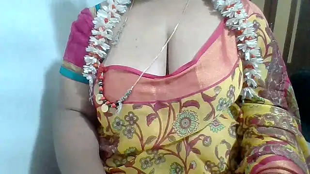 Snapshot of archanatelugu9 chatting on May 18, 2026, 4:12 pm archanatelugu9 online show from May 18, 2026, 4:12 pm