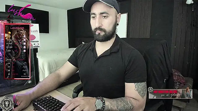 Snapshot of Leon_1234 chatting on March 7, 2025, 8:00 pm Leon 1234 online show from March 7, 2025, 8:00 pm