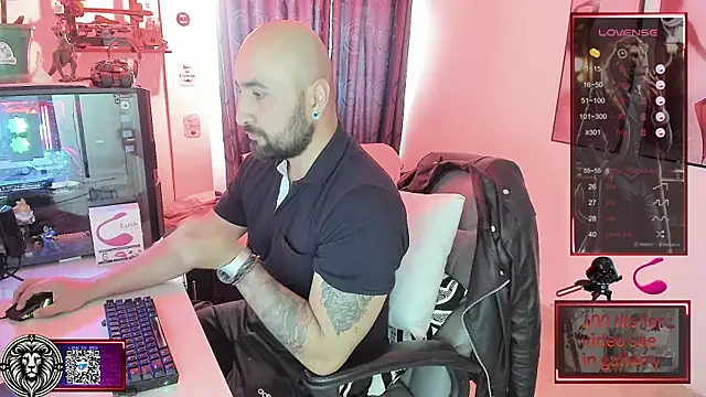 Snapshot of Leon_1234 chatting on February 9, 2025, 4:40 pm Leon 1234 online show from February 9, 2025, 4:40 pm