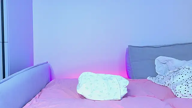 lina stones online show from March 7, 2026, 9:27 am