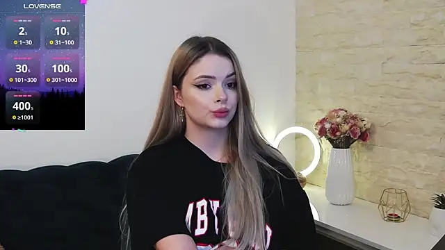 Kailynn Moenn online show from December 11, 2024, 7:36 pm