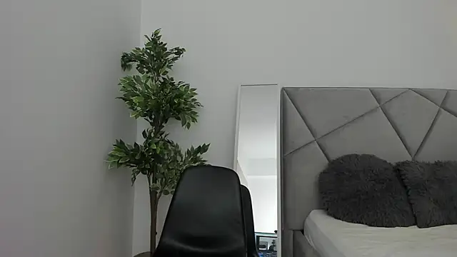 Snapshot of BlueEyesLexy chatting on April 18, 2026, 7:44 am BlueEyesLexy online show from April 18, 2026, 7:44 am