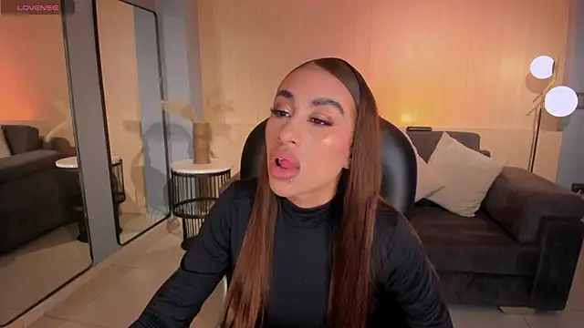 DannaCruz online show from January 16, 2026, 7:51 pm