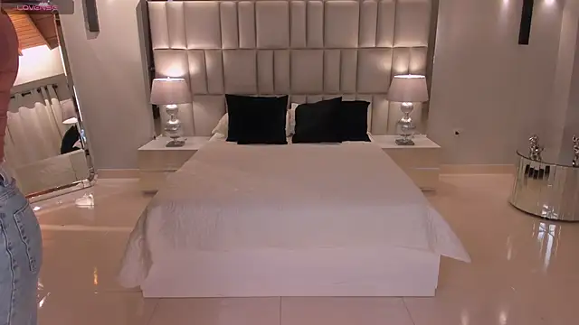 Snapshot of BiancaPierce chatting on November 12, 2025, 11:47 am BiancaPierce online show from November 12, 2025, 11:47 am