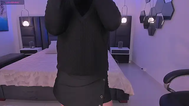 Snapshot of BiancaPierce chatting on November 6, 2025, 12:31 pm BiancaPierce online show from November 6, 2025, 12:31 pm