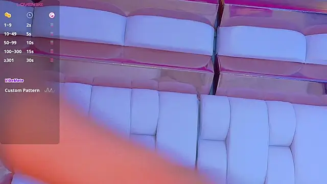 valkiria moore online show from September 21, 2025, 8:03 pm