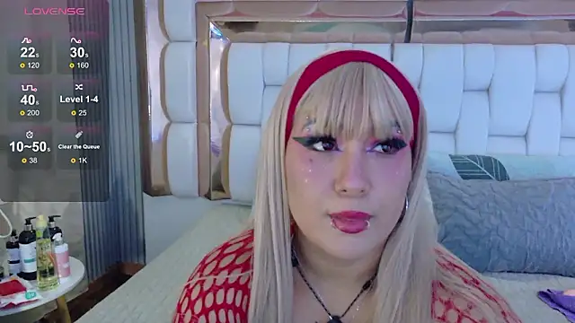 valkiria moore online show from February 2, 2026, 8:08 pm