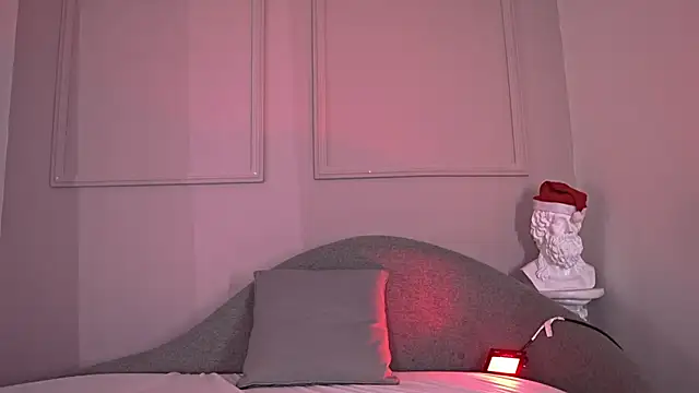 Snapshot of Paulah_x chatting on December 18, 2025, 7:40 pm Paulah x online show from December 18, 2025, 7:40 pm