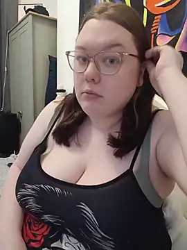 Snapshot of Sexycurvyemilyy chatting on July 19, 2026, 5:42 pm Sexycurvyemilyy online show from July 19, 2026, 5:42 pm