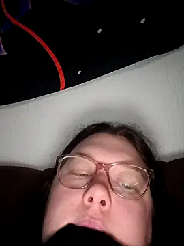 Sexycurvyemilyy online show from February 5, 2026, 4:14 pm