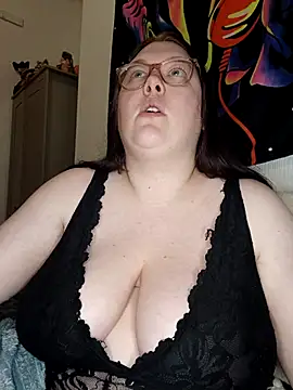 Sexycurvyemilyy online show from March 1, 2026, 10:10 pm