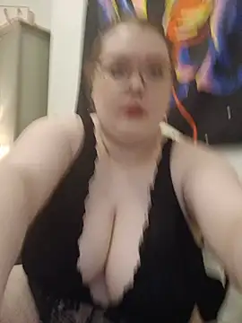 Snapshot of Sexycurvyemilyy chatting on June 19, 2026, 9:31 pm Sexycurvyemilyy online show from June 19, 2026, 9:31 pm