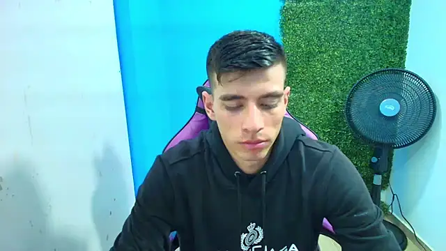 Snapshot of DEIBY_BABY chatting on January 30, 2025, 9:04 pm DEIBY BABY online show from January 30, 2025, 9:04 pm
