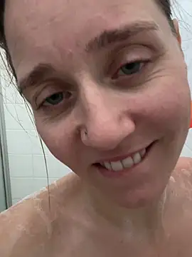 SkyelarSommer online show from March 4, 2025, 7:01 pm