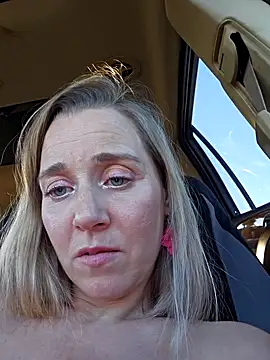 SkyelarSommer online show from March 2, 2025, 10:45 pm