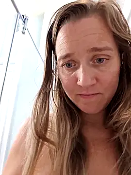 SkyelarSommer online show from November 14, 2025, 3:59 pm