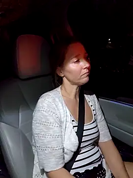 SkyelarSommer online show from December 17, 2025, 11:10 pm