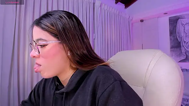 Snapshot of nathalie_rivers chatting on March 4, 2026, 11:29 am nathalie rivers online show from March 4, 2026, 11:29 am