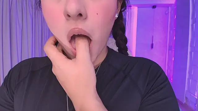 nathalie rivers online show from September 20, 2025, 11:15 am