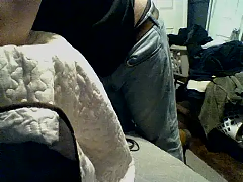 carlosxxx213 online show from April 14, 2026, 6:07 am