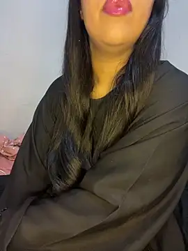 Mayacrayzi online show from September 26, 2025, 10:33 am