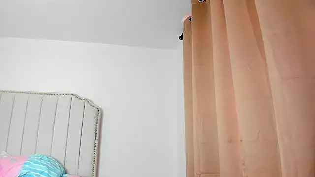 Snapshot of Hanna86 chatting on September 9, 2025, 11:52 am Hanna86 online show from September 9, 2025, 11:52 am