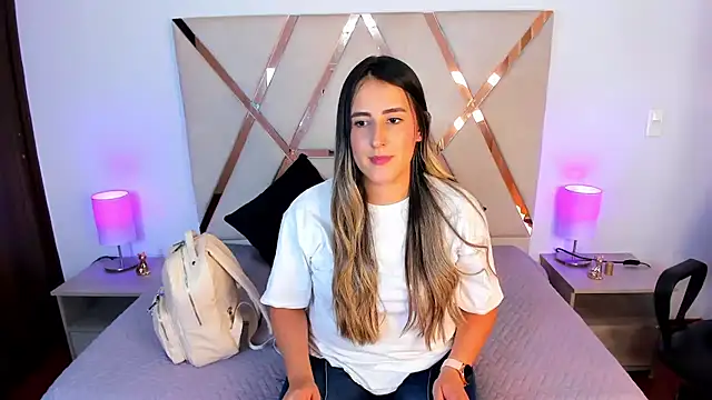 Snapshot of Hanna86 chatting on October 4, 2025, 7:48 pm Hanna86 online show from October 4, 2025, 7:48 pm