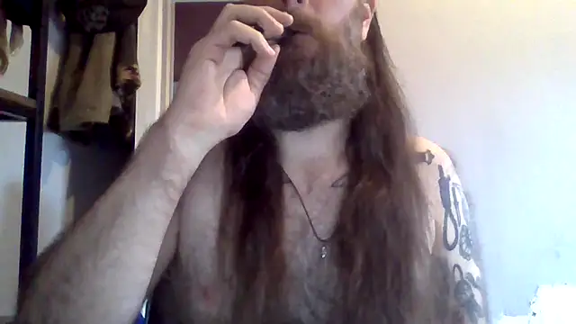 Snapshot of Thrillhouse chatting on September 17, 2025, 7:43 am Thrillhouse online show from September 17, 2025, 7:43 am