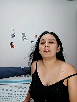 Snapshot of Angeelus2 chatting on November 23, 2025, 1:26 am Angeelus2 online show from November 23, 2025, 1:26 am