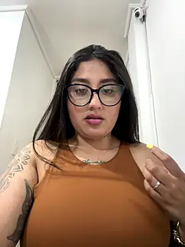 Snapshot of croftsmila chatting on October 18, 2025, 2:24 am croftsmila online show from October 18, 2025, 2:24 am