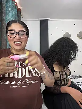 Snapshot of croftsmila chatting on March 1, 2026, 8:09 pm croftsmila online show from March 1, 2026, 8:09 pm