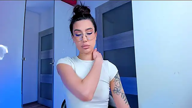 Snapshot of HannaHey chatting on February 27, 2026, 2:50 pm HannaHey online show from February 27, 2026, 2:50 pm