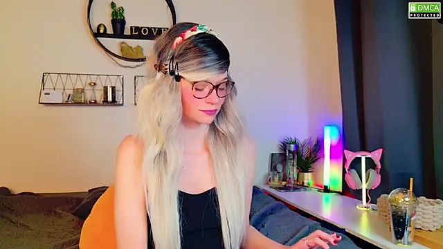 Snapshot of Kittychatte chatting on March 2, 2025, 7:54 am Kittychatte online show from March 2, 2025, 7:54 am