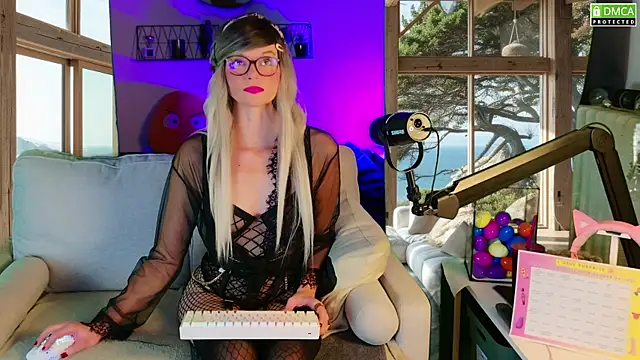 Snapshot of Kittychatte chatting on October 4, 2025, 9:44 am Kittychatte online show from October 4, 2025, 9:44 am