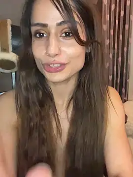 Snapshot of LaPetitechienne1 chatting on February 22, 2025, 9:15 pm LaPetitechienne1 online show from February 22, 2025, 9:15 pm